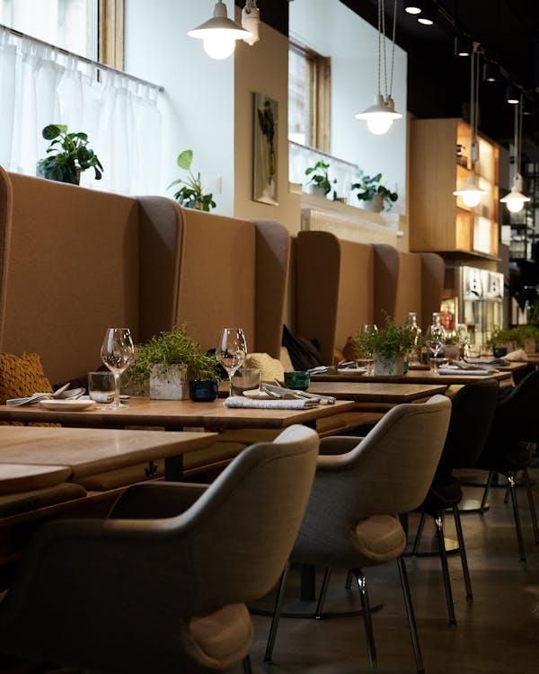 What Makes a Restaurant Listing Stand Out in a Competitive Market